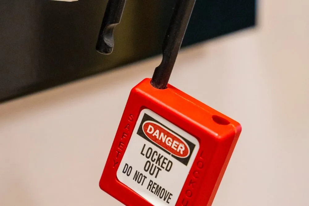 Red and black lockout/tagout
