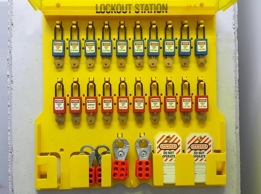 lock,out,&,tag,out,,,lockout,station,machine, ,specific
